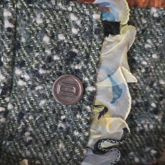 Dolce & Gabbana Boucle Alpaca/Wool and Silk Lined Jacket sz 40 - Picture 4 of 11